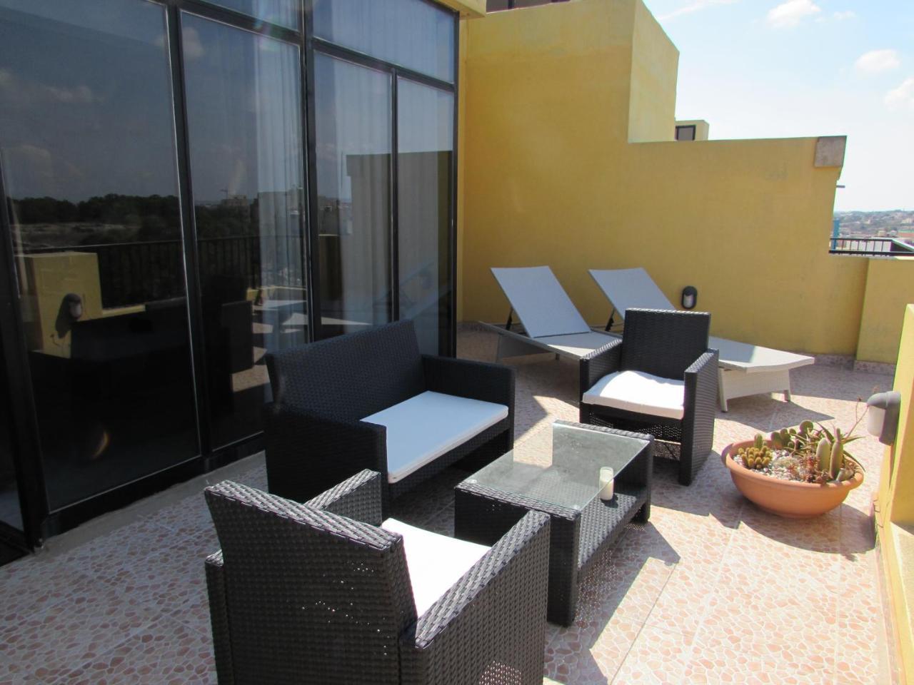 Panoramic Penthouse In Marsascala Which Enjoys Sea And Country Views Apartment Marsaskala Exterior photo