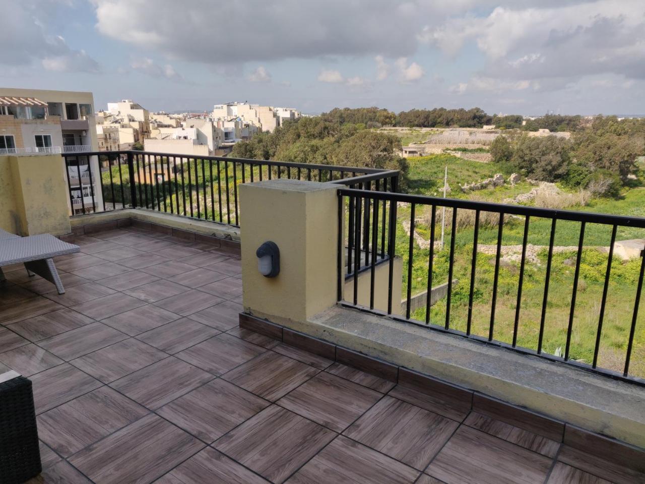 Panoramic Penthouse In Marsascala Which Enjoys Sea And Country Views Apartment Marsaskala Exterior photo